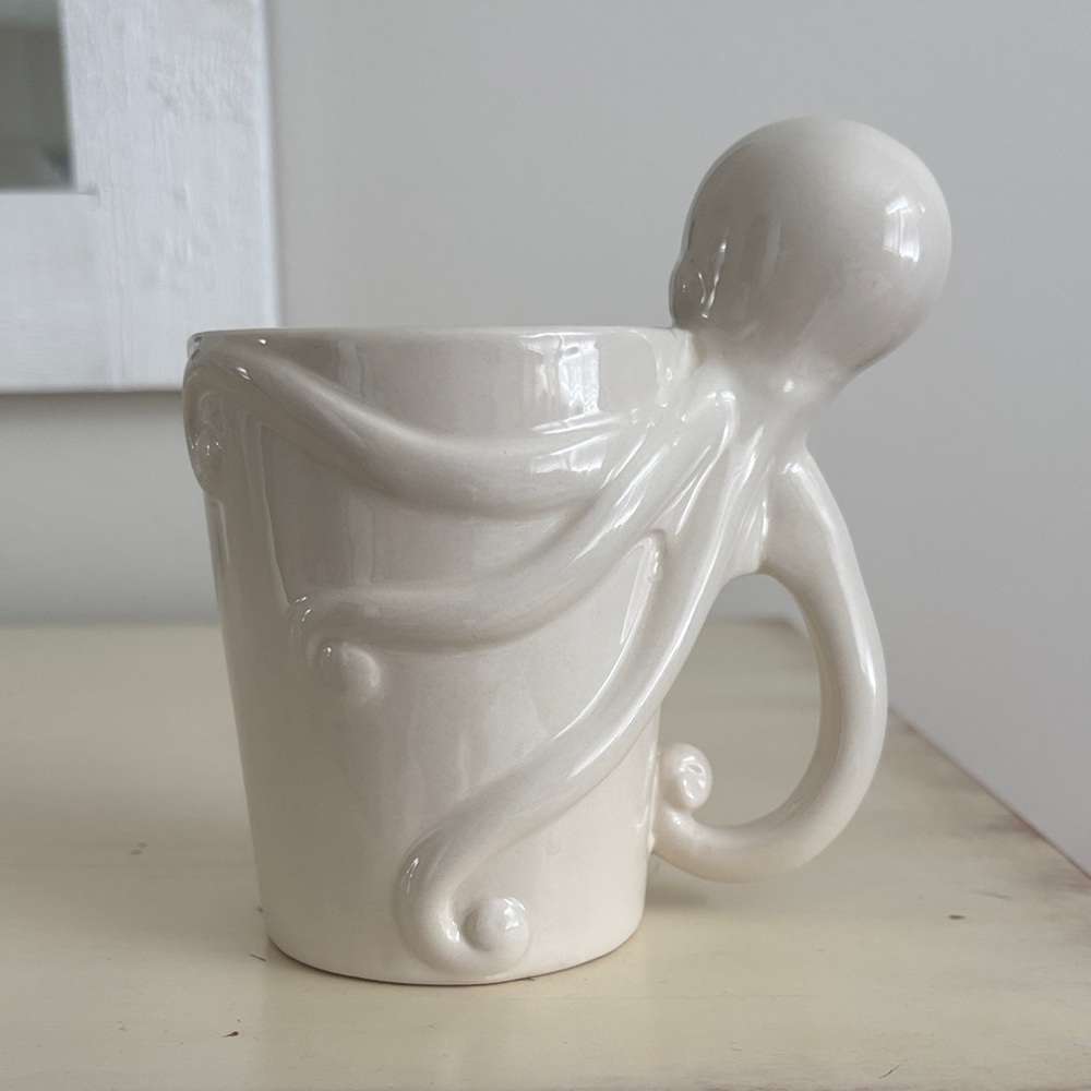 Octopus Coffee Mug Toothbrush Holder 3D Sea Creature Cream Neutral Decor